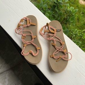 Peach Tevas